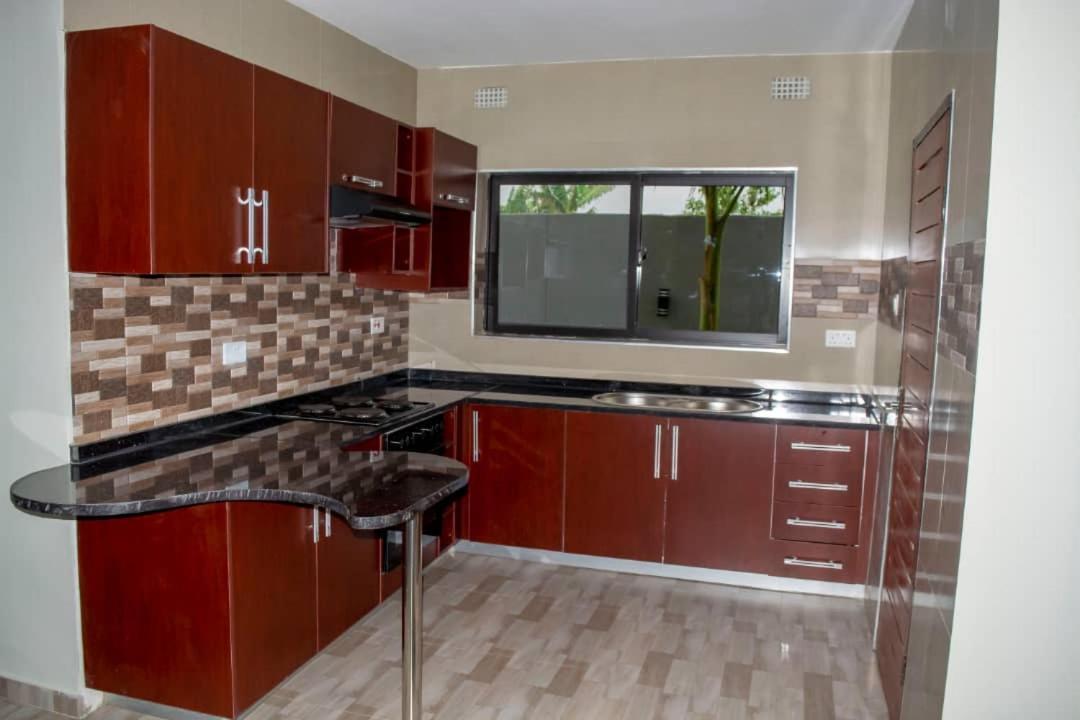 Royal Suites Apartments لوساكا المظهر الخارجي الصورة