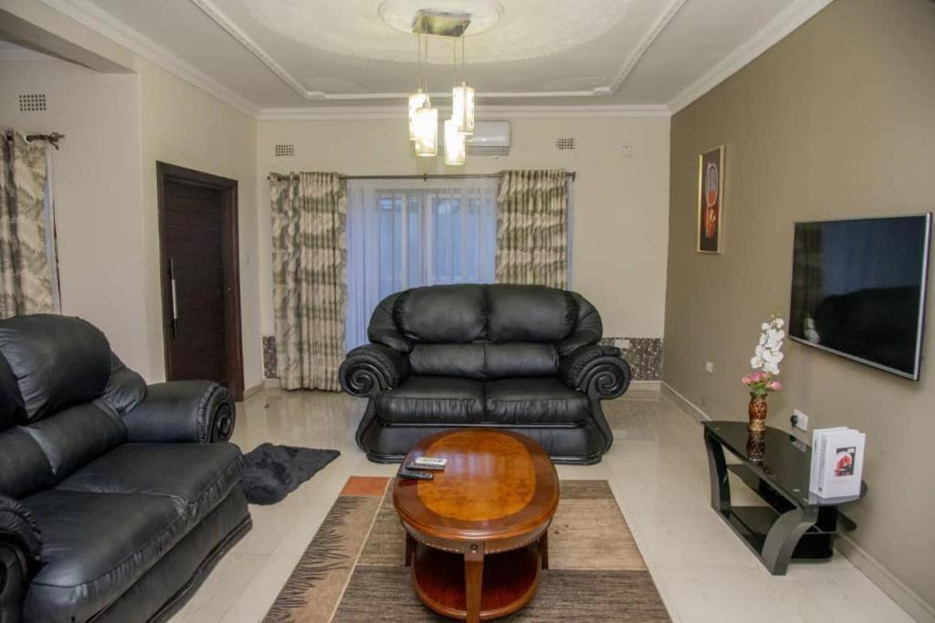 Royal Suites Apartments لوساكا المظهر الخارجي الصورة