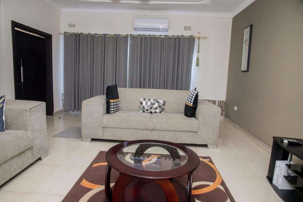 Royal Suites Apartments لوساكا المظهر الخارجي الصورة