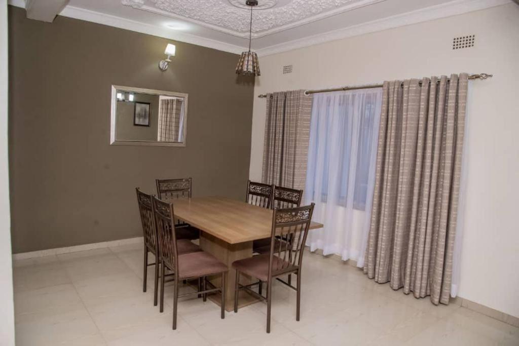 Royal Suites Apartments لوساكا المظهر الخارجي الصورة